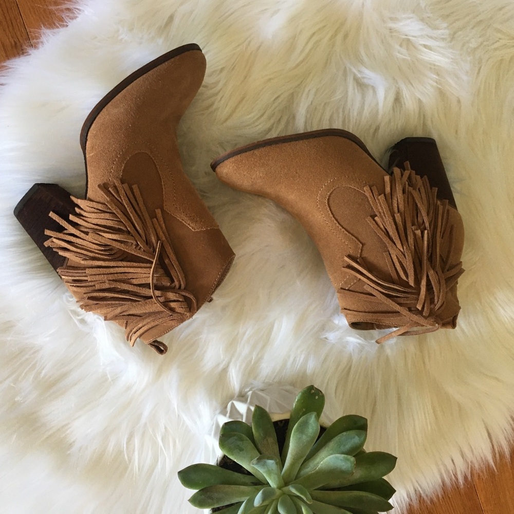 Women’s Restricted booties Size 6.5